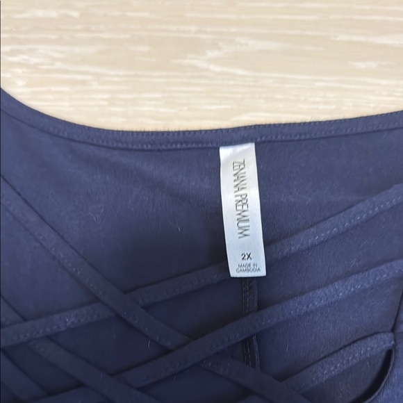 3/$10 Zenana Outfitters Blue Asymmetrical 3/4 Sleeve Tunic - Picture 3 of 8